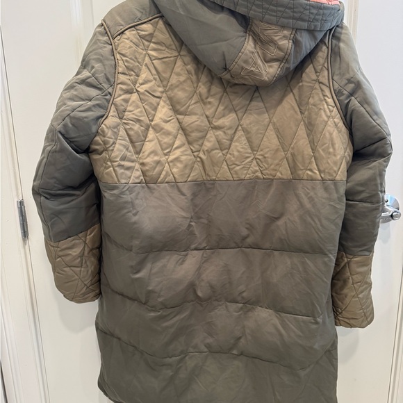 Scotch & Soda Arza Quilted Two-Tone Jacket in Olive and Khaki - Picture 2 of 9